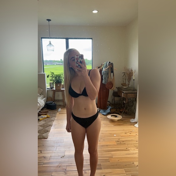 Black bathing suit - Picture 5 of 5